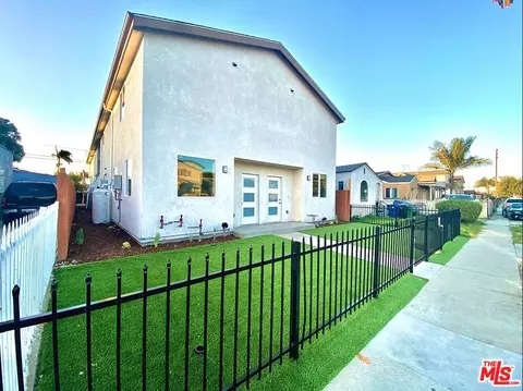 831 E 83rd St, Los Angeles, CA 90001