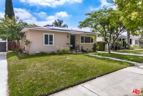 6216 Cartwright Ave, North Hollywood, CA 91606
