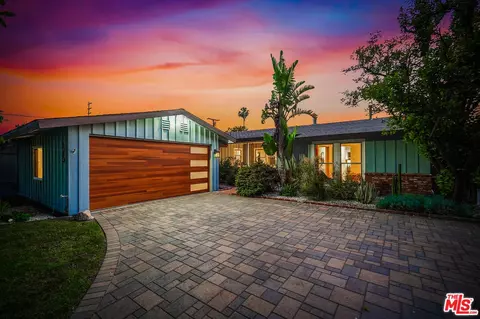 5223 Ventura Canyon Ave, Sherman Oaks, CA 91401