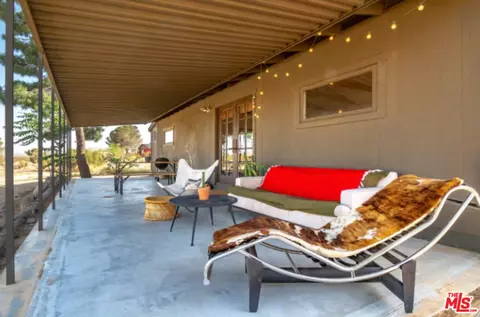 Exterior - 665 Cherokee Trl, Yucca Valley, CA 92284 photo 5 of 6