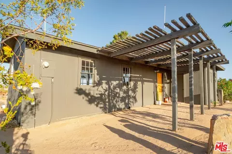 Exterior - 665 Cherokee Trl, Yucca Valley, CA 92284 photo 1 of 6