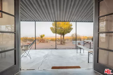 Exterior - 665 Cherokee Trl, Yucca Valley, CA 92284 photo 4 of 6