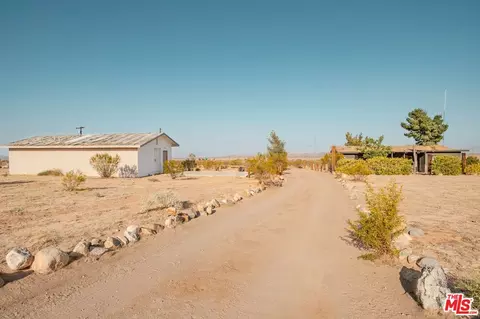 Exterior - 665 Cherokee Trl, Yucca Valley, CA 92284 photo 2 of 6