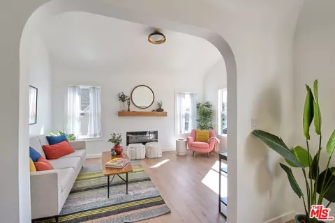 2536 Devonshire Ln, Altadena, CA 91001 photo 7