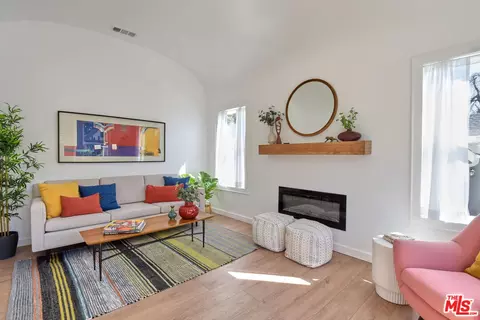 2536 Devonshire Ln, Altadena, CA 91001 photo 5