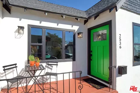 2536 Devonshire Ln, Altadena, CA 91001 photo 2