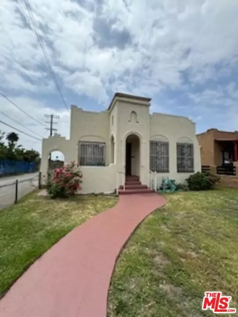 114 W 94th St, Los Angeles, CA 90003