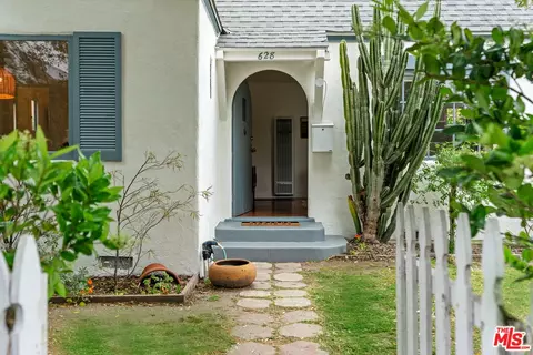 628 Crestmoore Pl, Venice, CA 90291 photo 2