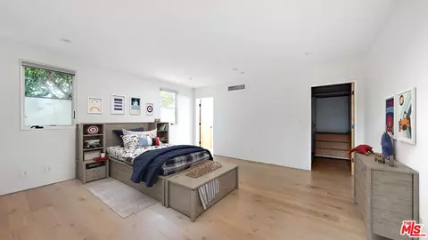 Bedroom - 736 E Sunset Ave, Venice, CA 90291 photo 5 of 6