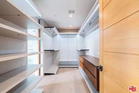 Other - 736 E Sunset Ave, Venice, CA 90291 photo 4 of 6