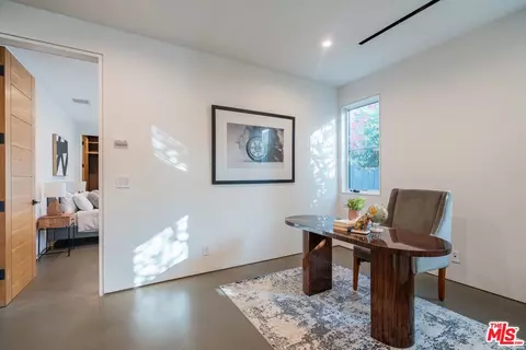 Other - 736 E Sunset Ave, Venice, CA 90291 photo 5 of 6