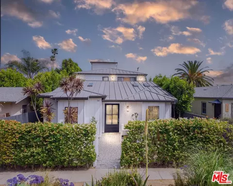 Exterior - 736 E Sunset Ave, Venice, CA 90291 photo 2 of 7