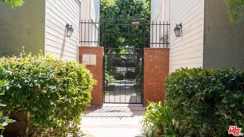 15050 Victory Blvd #103, Van Nuys, CA 91411