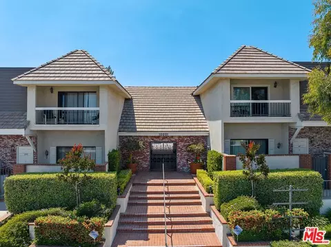 10201 Mason Ave #4, Chatsworth, CA 91311