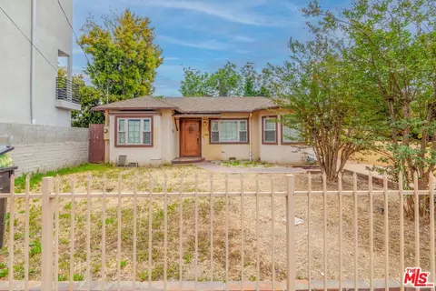 11302 Collins St, North Hollywood, CA 91601