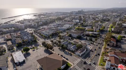102 N Broadway, Redondo Beach, CA 90277 photo 3