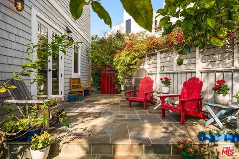 704 Superba Ave, Venice, CA 90291 photo 15