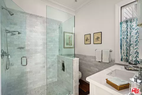 704 Superba Ave, Venice, CA 90291 photo 26