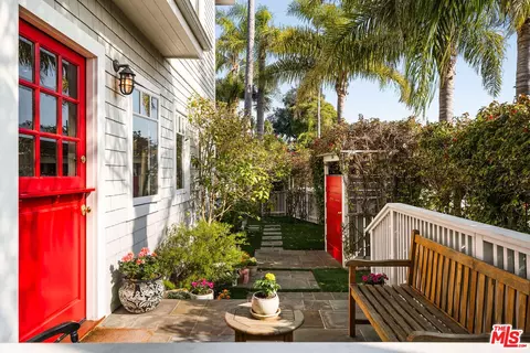 704 Superba Ave, Venice, CA 90291 photo 6