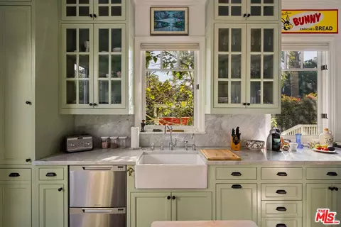 704 Superba Ave, Venice, CA 90291 photo 12