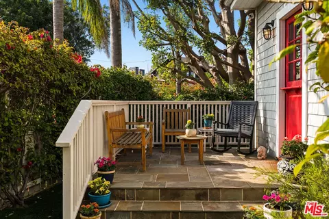 704 Superba Ave, Venice, CA 90291 photo 3