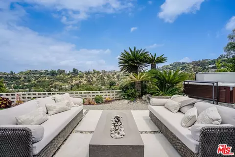 3600 Scadlock Ln, Sherman Oaks, CA 91403