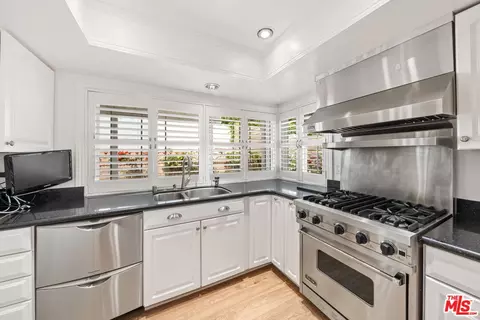 Kitchen - 2507 Graystone Pl, Simi Valley, CA 93065 photo 3 of 3