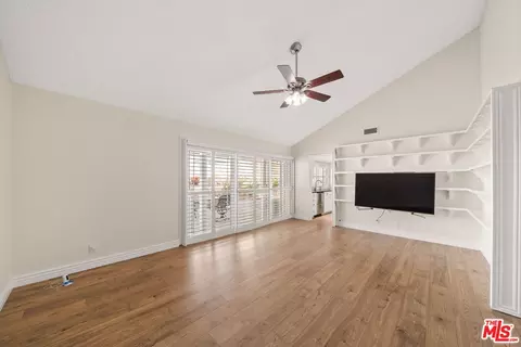 Living - 2507 Graystone Pl, Simi Valley, CA 93065 photo 4 of 9