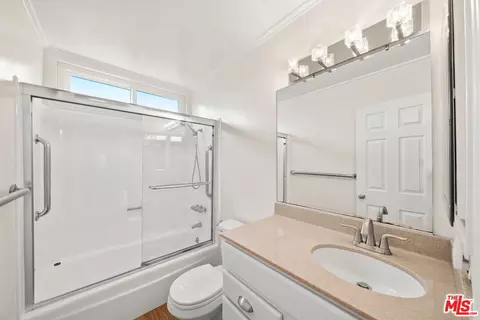Bath - 2507 Graystone Pl, Simi Valley, CA 93065 photo 2 of 2