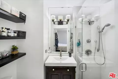 8915 Eames Ave, Northridge, CA 91324 photo 13
