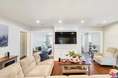 8915 Eames Ave, Northridge, CA 91324 photo 3