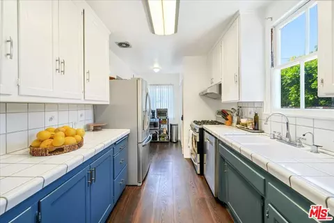 8915 Eames Ave, Northridge, CA 91324 photo 7