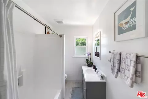 8915 Eames Ave, Northridge, CA 91324 photo 12