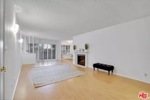 1301 17th St #103, Santa Monica, CA 90404