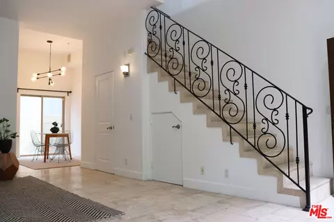 4332 Whitsett Ave #5, Studio City, CA 91604