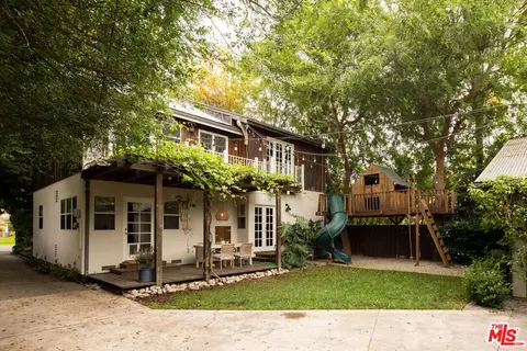 14707 Hesby St, Sherman Oaks, CA 91403