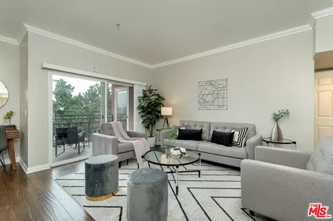 11124 Burbank Blvd #308, North Hollywood, CA 91601