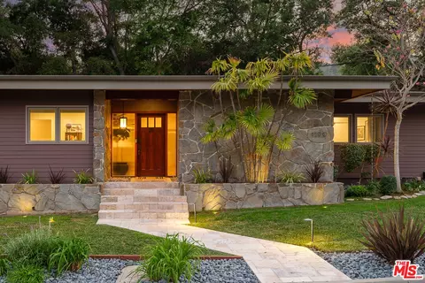 1530 Lancashire St, Pasadena, CA 91103