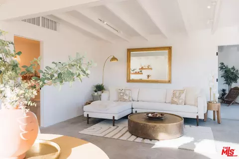 Living - 60277 Stearman Rd, Landers, CA 92285 photo 4 of 4