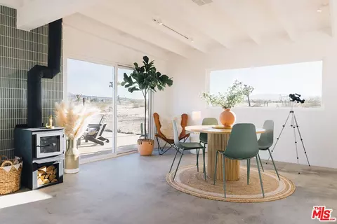 Dining - 60277 Stearman Rd, Landers, CA 92285 photo 1 of 3