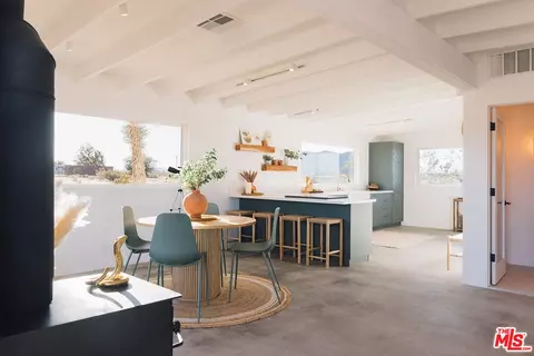 Dining - 60277 Stearman Rd, Landers, CA 92285 photo 2 of 3