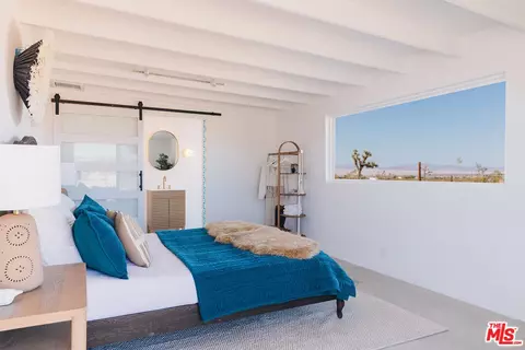 Bedroom - 60277 Stearman Rd, Landers, CA 92285 photo 1 of 10