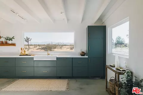Kitchen - 60277 Stearman Rd, Landers, CA 92285 photo 7 of 11
