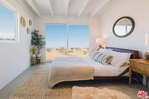 Bedroom - 60277 Stearman Rd, Landers, CA 92285 photo 8 of 10