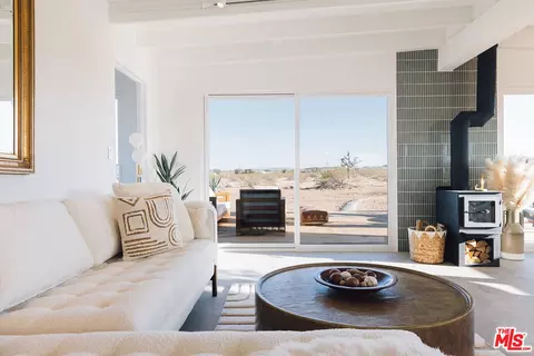Living - 60277 Stearman Rd, Landers, CA 92285 photo 2 of 4