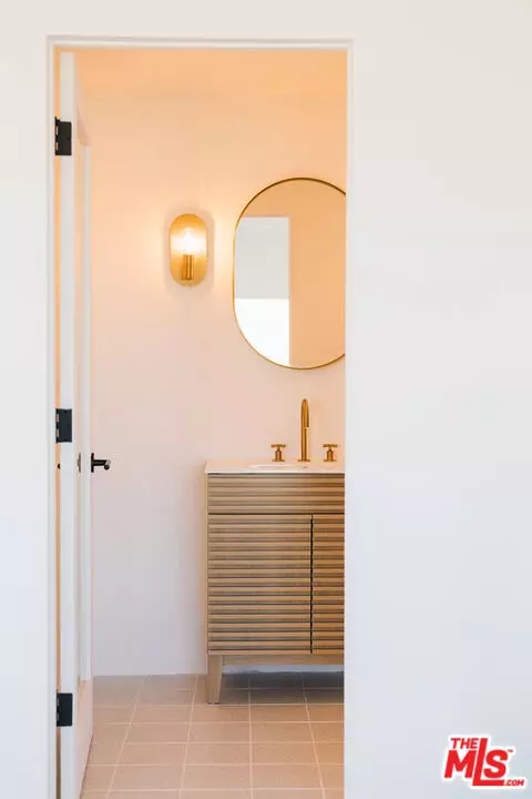 Bath - 60277 Stearman Rd, Landers, CA 92285 photo 9 of 9