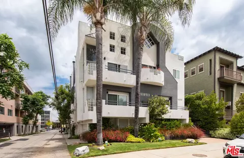 14235 Dickens St #2, Sherman Oaks, CA 91423