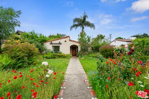 2116 Las Lunas St, Pasadena, CA 91107