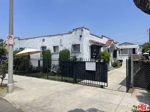 907 W 68th St, Los Angeles, CA 90044