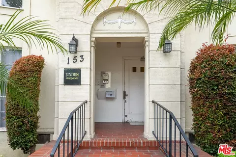153 S Linden Dr, Beverly Hills, CA 90212 photo 4